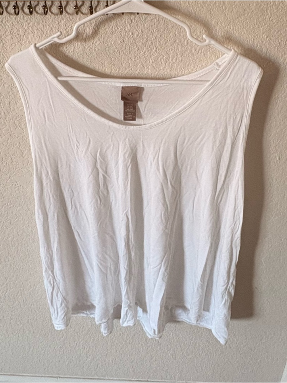 H&M White Scoop Neck Women's Tank Top